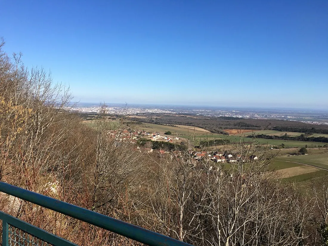 Le soleil était de retour cette semaine en Côte d'Or (photo prise depuis le Mont Afrique) 